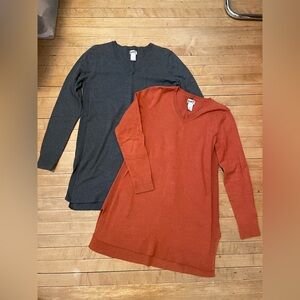 Lot of 2 Duluth Trading Shiftless V-Neck Tunic Sweaters, both size Small